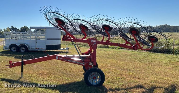 image for item EV3167 Kuhn SR110 GII hay rake