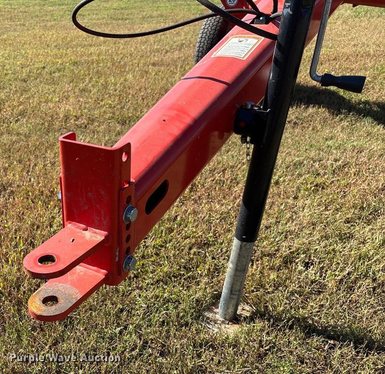 image for item EV3167 Kuhn SR110 GII hay rake