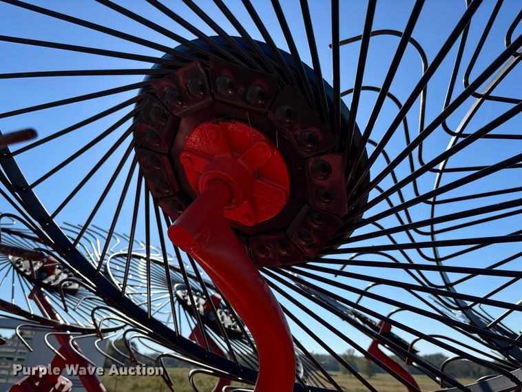 image for item EV3167 Kuhn SR110 GII hay rake