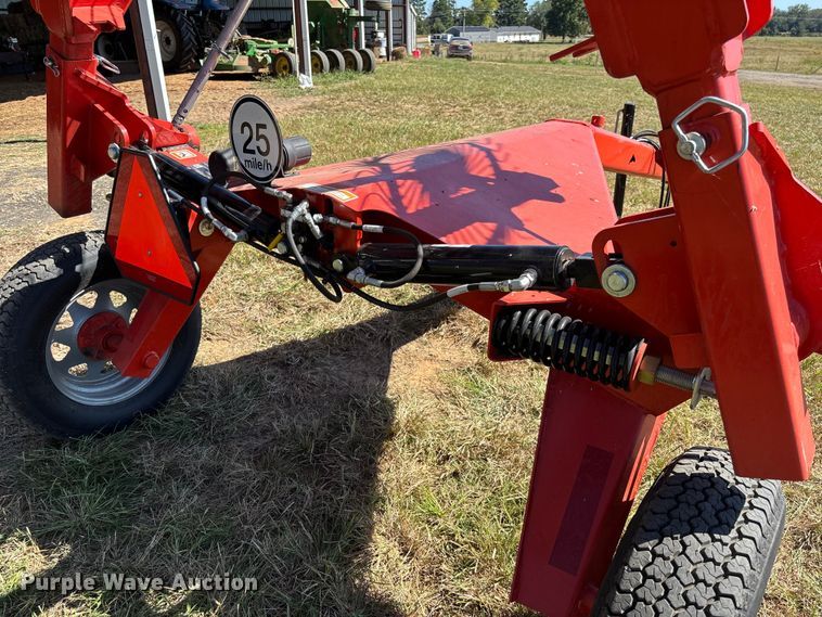 image for item EV3167 Kuhn SR110 GII hay rake