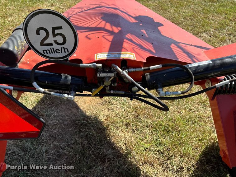 image for item EV3167 Kuhn SR110 GII hay rake