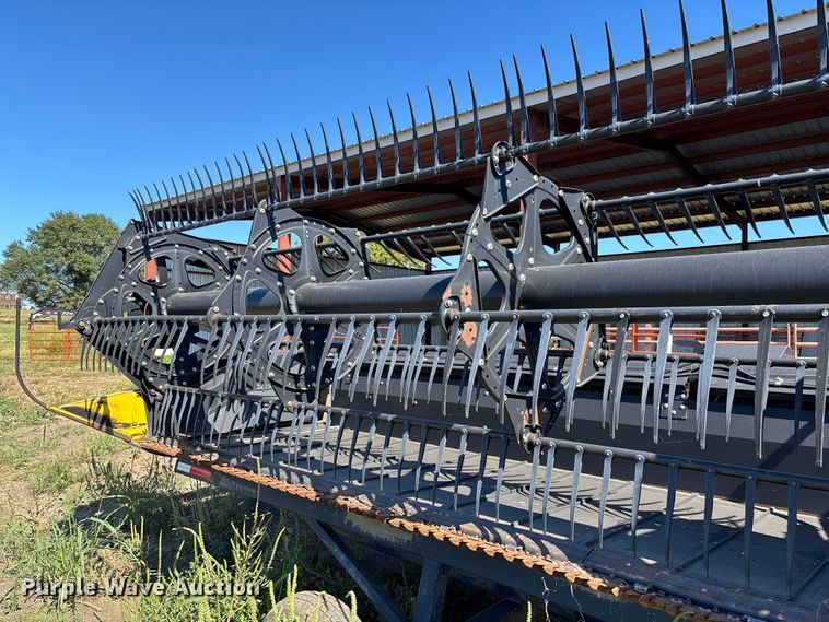 image for item EV3174 Macdon 974 flex draper head