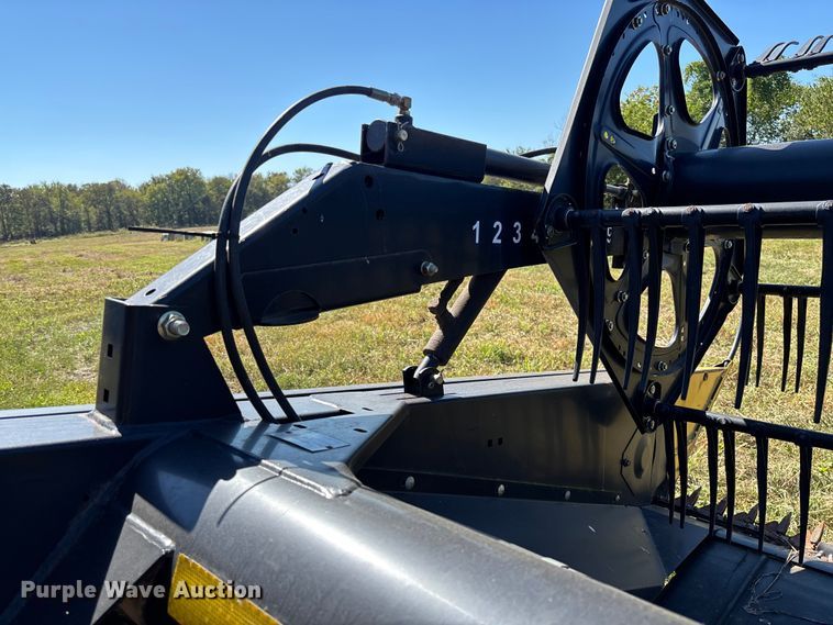 image for item EV3174 Macdon 974 flex draper head