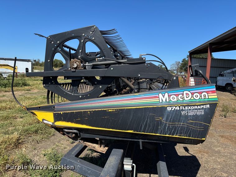 image for item EV3174 Macdon 974 flex draper head