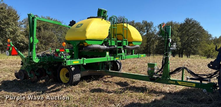 image for item EV3175 2022 John Deere 1745 split row planter