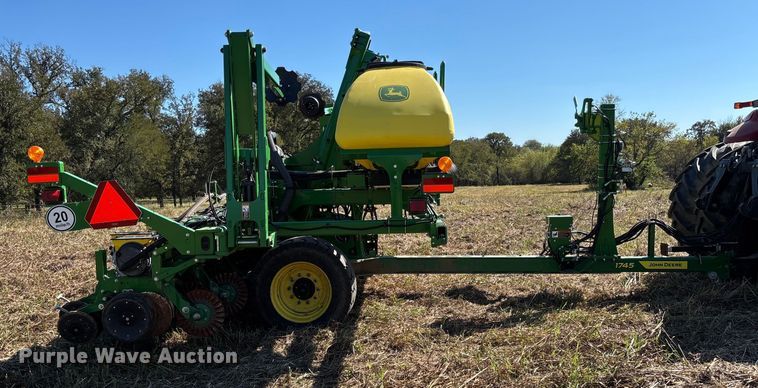image for item EV3175 2022 John Deere 1745 split row planter