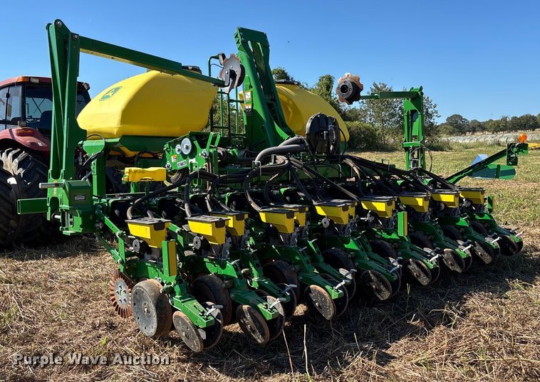 image for item EV3175 2022 John Deere 1745 split row planter
