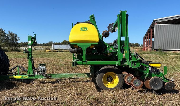 image for item EV3175 2022 John Deere 1745 split row planter