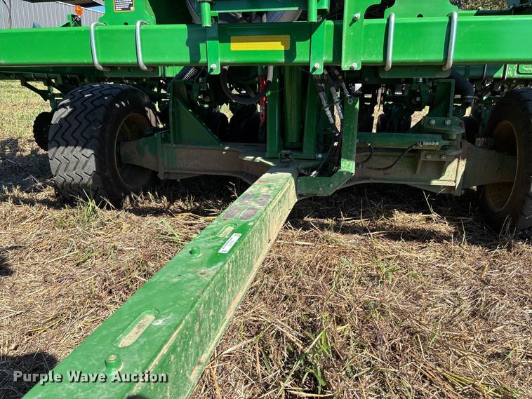 image for item EV3175 2022 John Deere 1745 split row planter