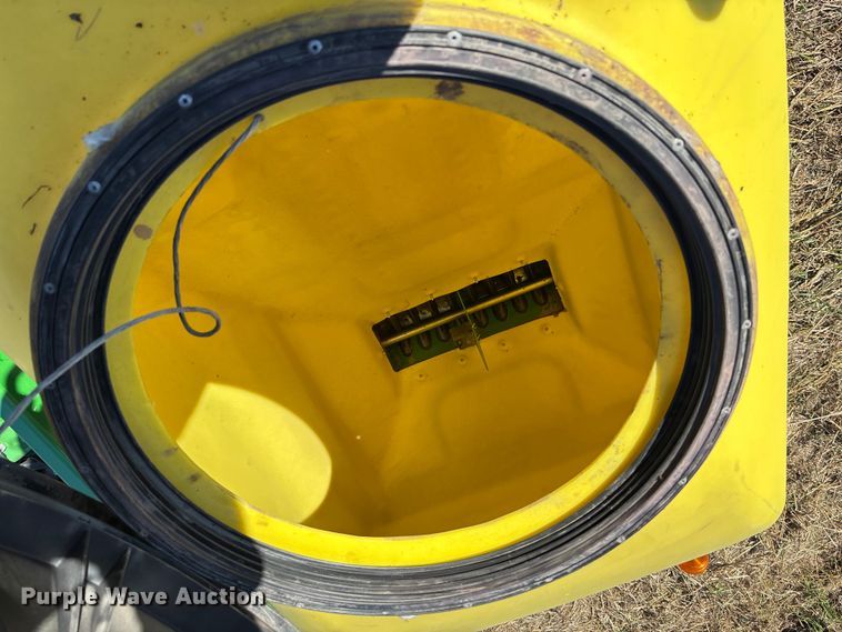 image for item EV3175 2022 John Deere 1745 split row planter