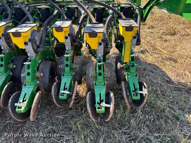 image for item EV3175 2022 John Deere 1745 split row planter
