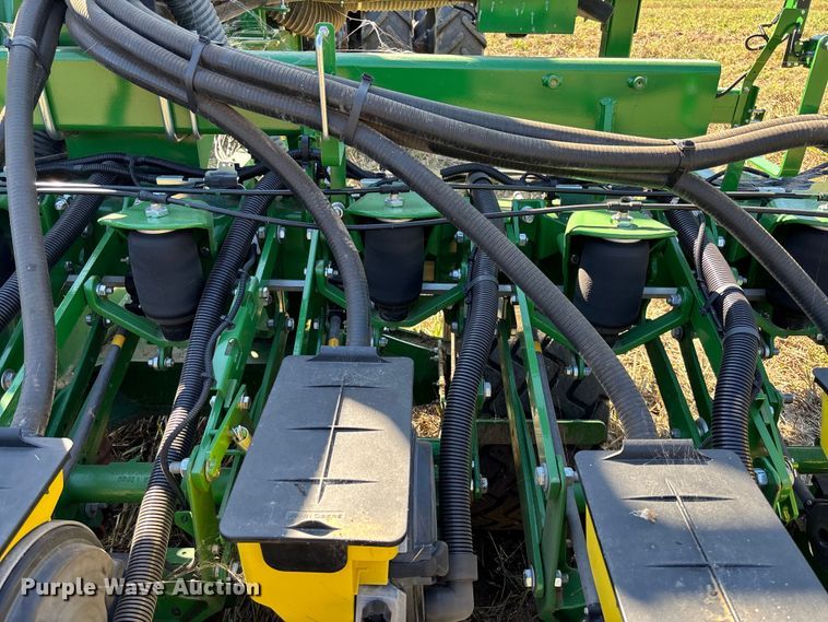 image for item EV3175 2022 John Deere 1745 split row planter