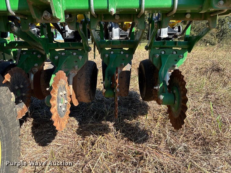 image for item EV3175 2022 John Deere 1745 split row planter