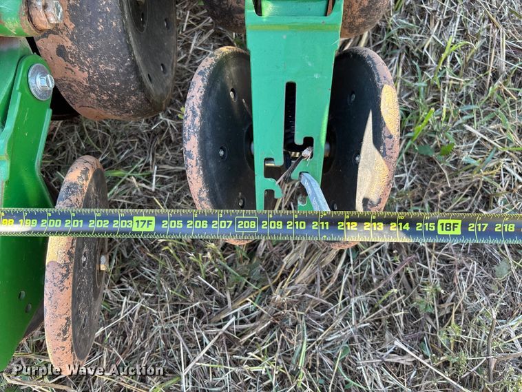 image for item EV3175 2022 John Deere 1745 split row planter