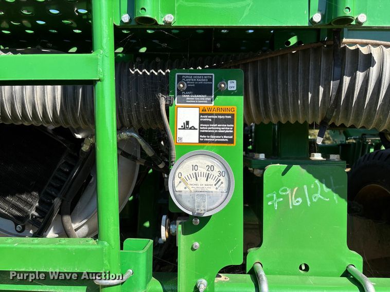 image for item EV3175 2022 John Deere 1745 split row planter
