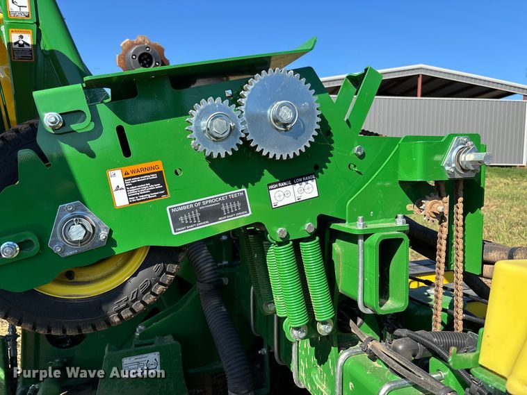 image for item EV3175 2022 John Deere 1745 split row planter