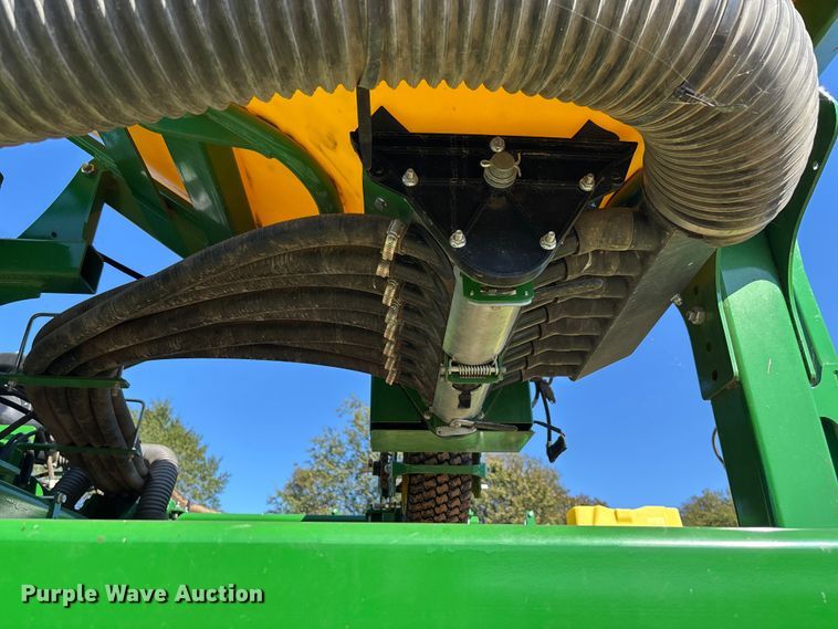 image for item EV3175 2022 John Deere 1745 split row planter