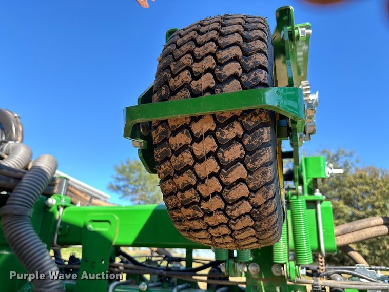 image for item EV3175 2022 John Deere 1745 split row planter