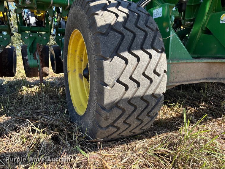 image for item EV3175 2022 John Deere 1745 split row planter