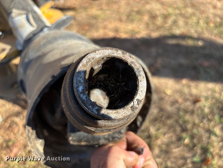 image for item EV3179 2020 Vermeer 604R round baler