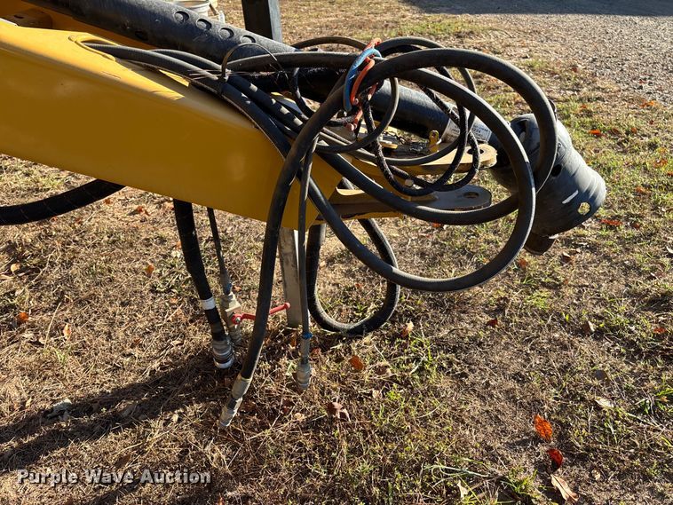 image for item EV3179 2020 Vermeer 604R round baler