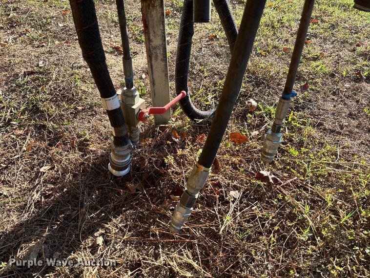 image for item EV3179 2020 Vermeer 604R round baler