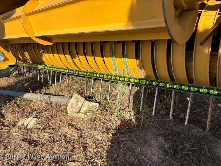 image for item EV3179 2020 Vermeer 604R round baler