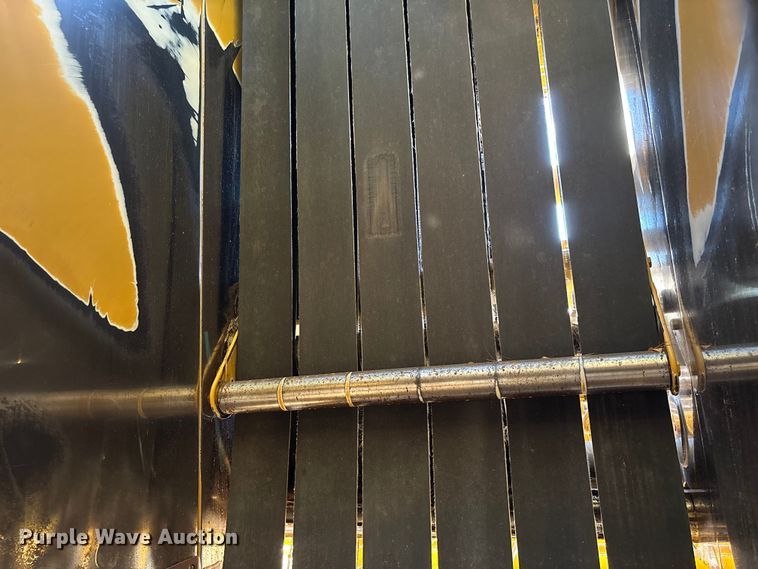 image for item EV3179 2020 Vermeer 604R round baler