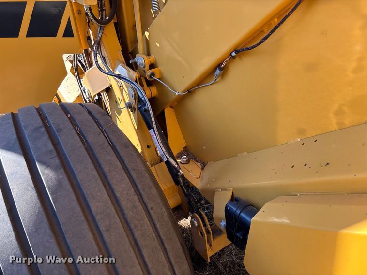 image for item EV3179 2020 Vermeer 604R round baler