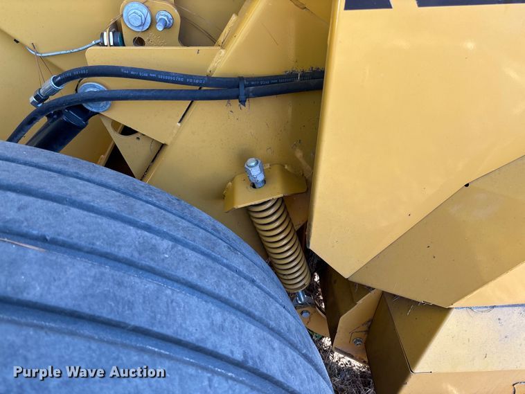 image for item EV3179 2020 Vermeer 604R round baler