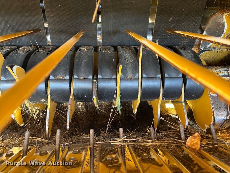 image for item EV3179 2020 Vermeer 604R round baler