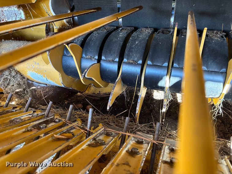 image for item EV3179 2020 Vermeer 604R round baler