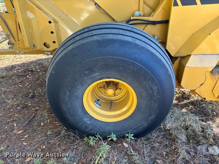 image for item EV3179 2020 Vermeer 604R round baler