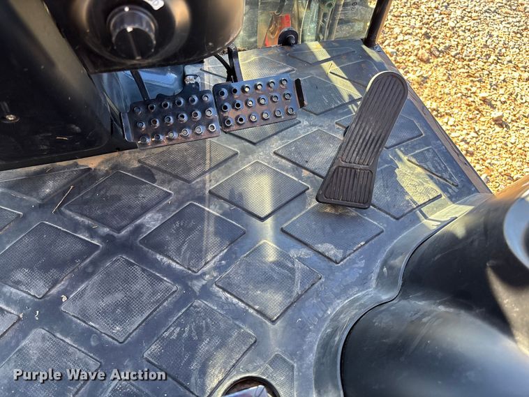 image for item EV3190 Branson 5835R MFWD tractor