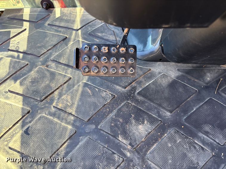 image for item EV3190 Branson 5835R MFWD tractor