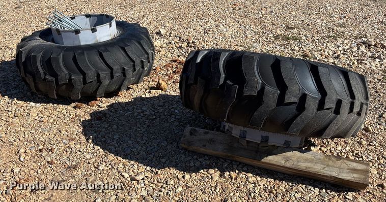 image for item EV3190 Branson 5835R MFWD tractor