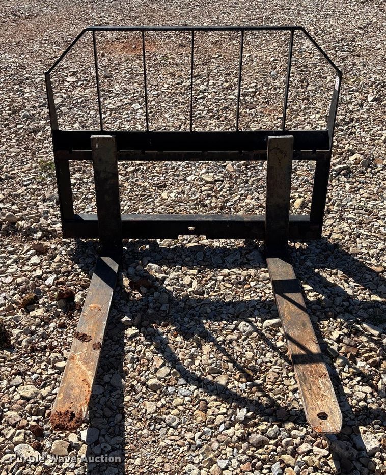 image for item EV3192 Tomahawk 42