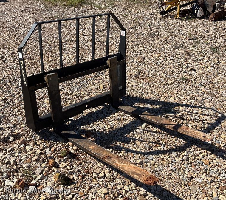 image for item EV3192 Tomahawk 42