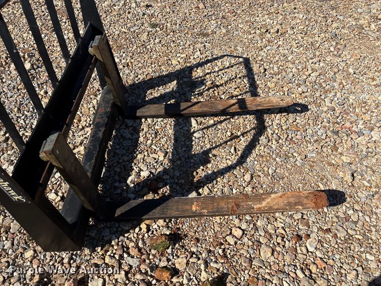 image for item EV3192 Tomahawk 42