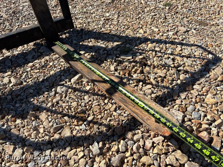 image for item EV3192 Tomahawk 42