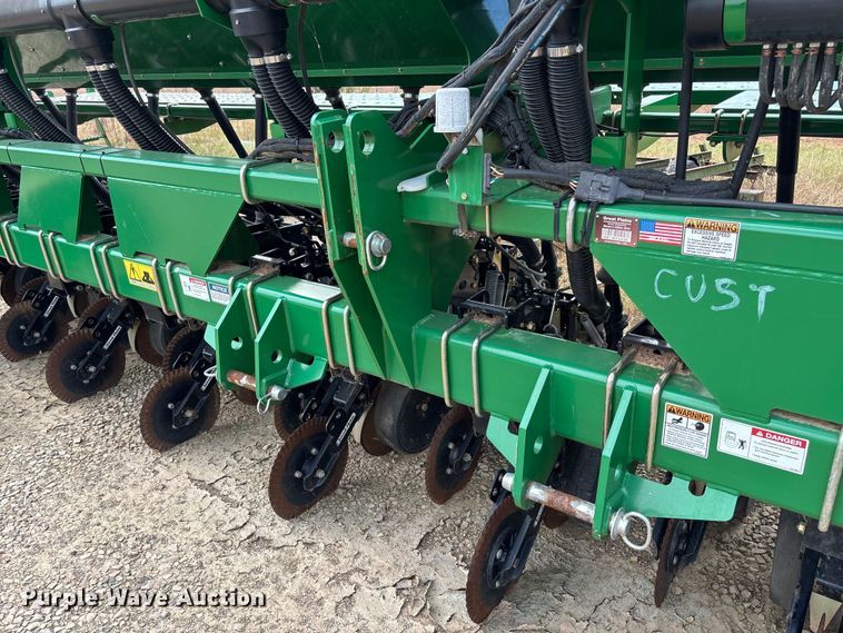 image for item EV3195 Great Plains 2525A grain drill