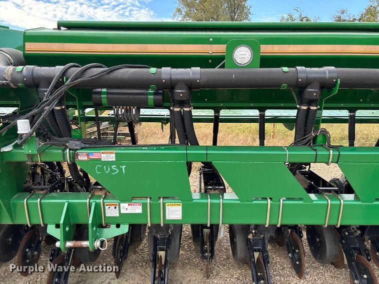 image for item EV3195 Great Plains 2525A grain drill
