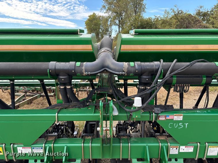 image for item EV3195 Great Plains 2525A grain drill