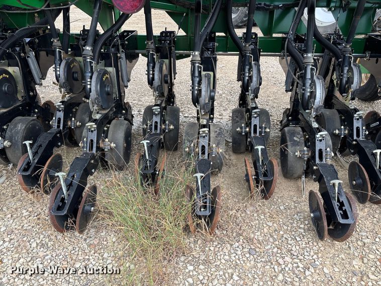 image for item EV3195 Great Plains 2525A grain drill
