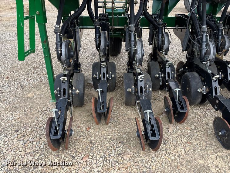 image for item EV3195 Great Plains 2525A grain drill
