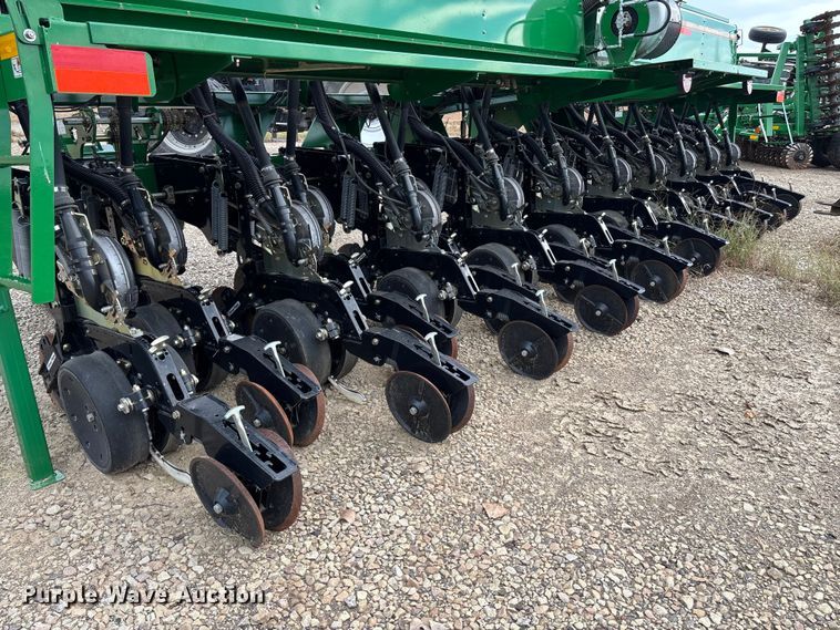 image for item EV3195 Great Plains 2525A grain drill