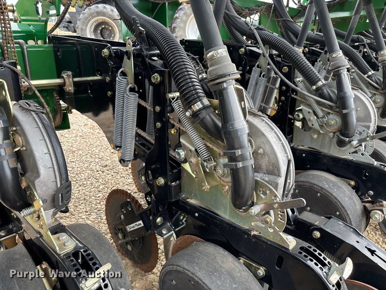 image for item EV3195 Great Plains 2525A grain drill