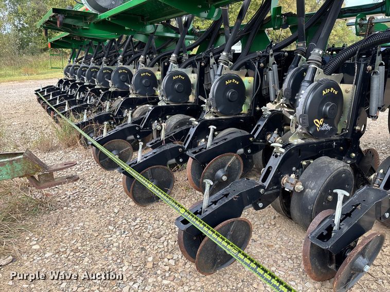image for item EV3195 Great Plains 2525A grain drill