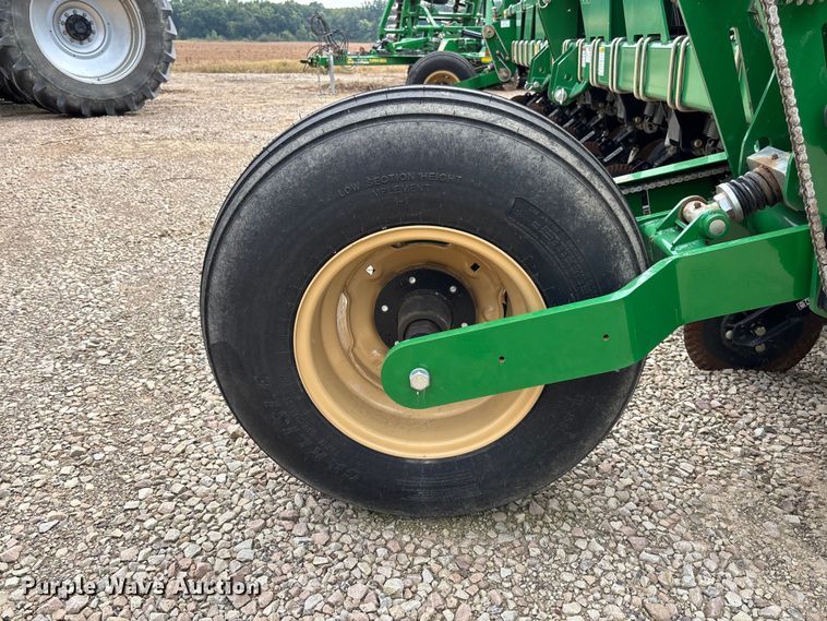 image for item EV3195 Great Plains 2525A grain drill