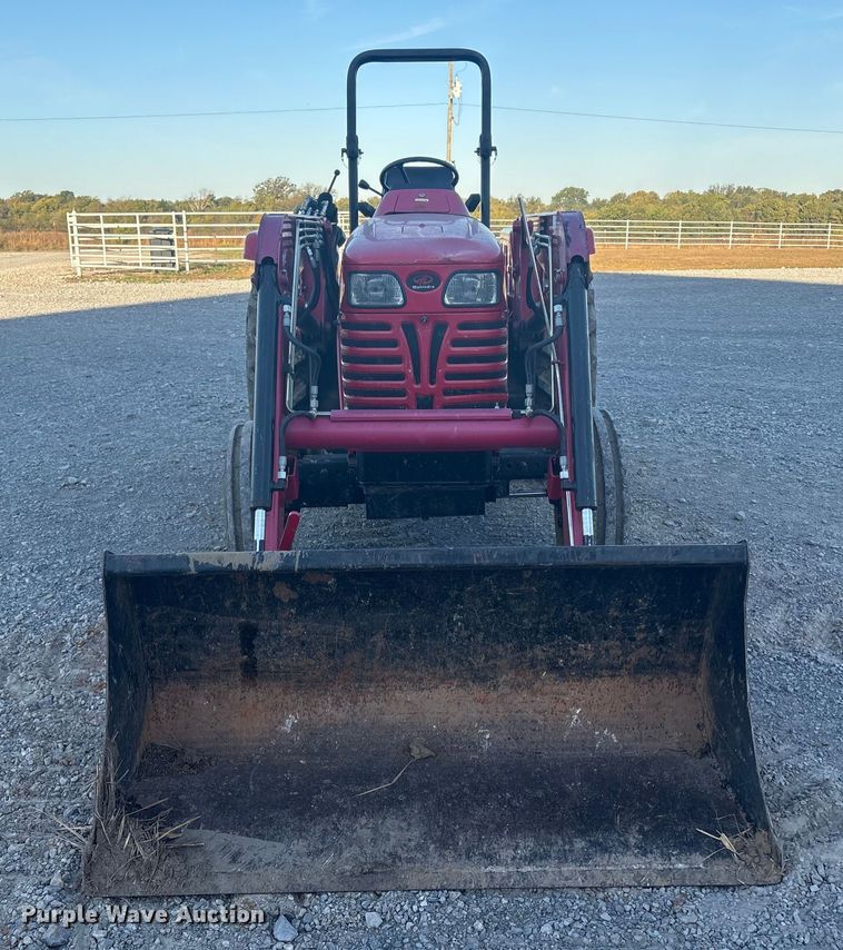 image for item FI0015 Mahindra 4025 tractor